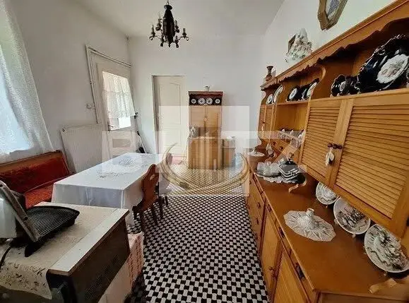 Proprietar vand apartament la casa pe Torontalului