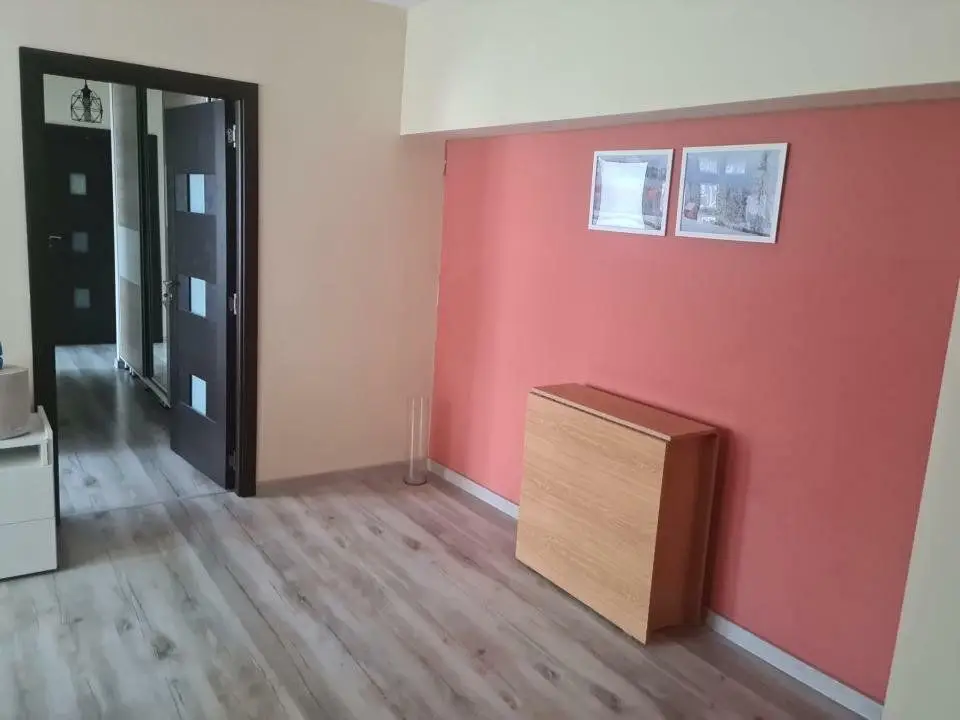 De vânzare apartament 4 camere Militari Veteranilor