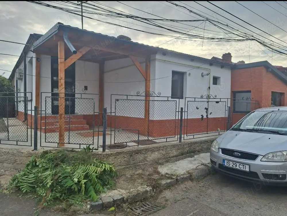 BRASADAS vinde casa 4 cam Sararie - Copou.