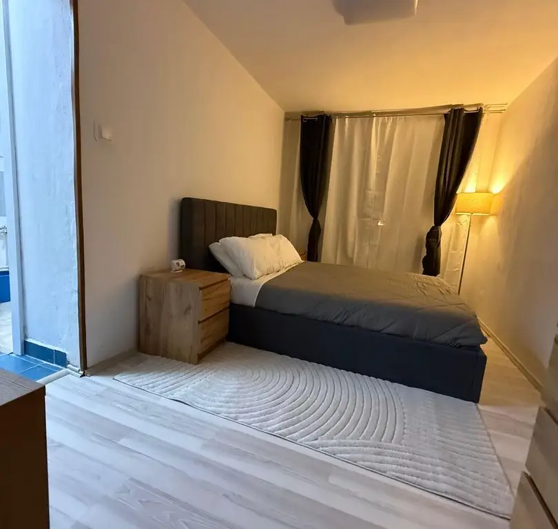 BRASADAS vinde garsonieră in Micro 14 Neajlov etaj 1/4 confort 1.