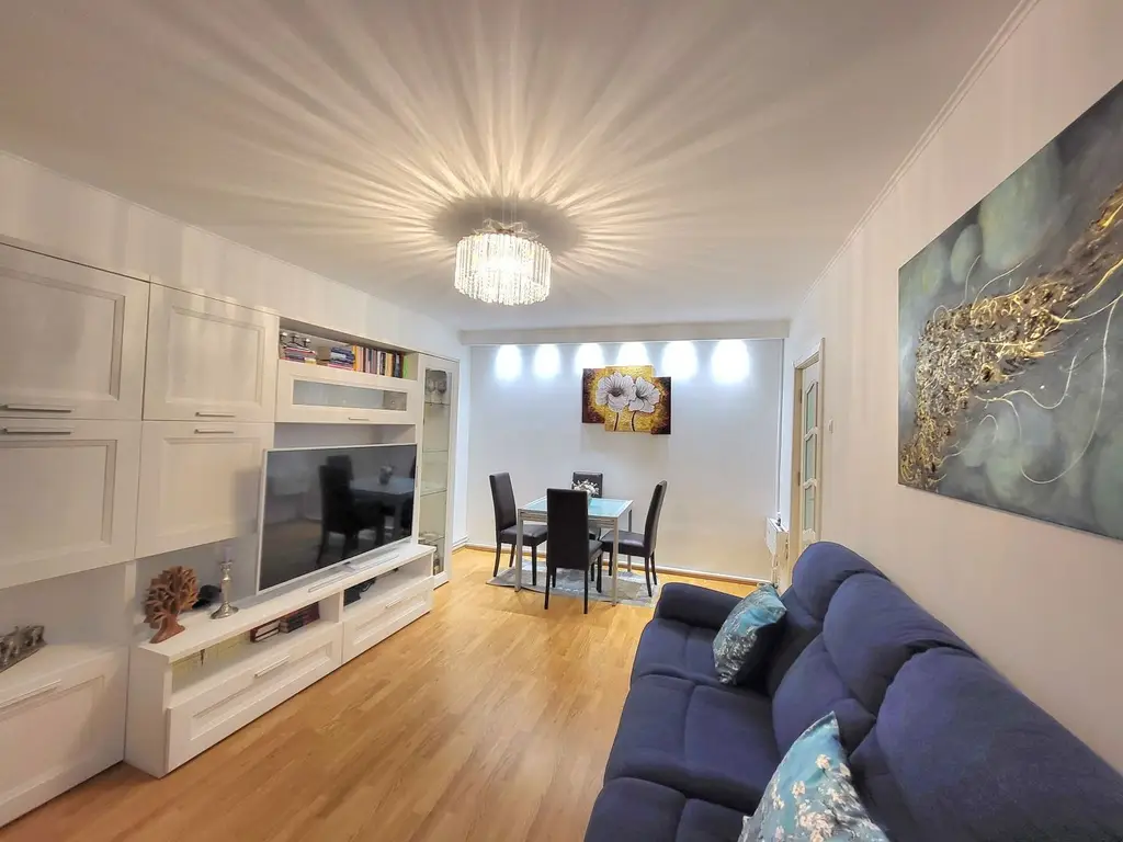 Direct proprietar vand apartament 4 camere București