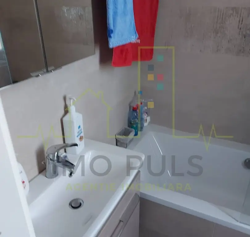 Apartament pe 3 nivele. Terasa 30 mp. 2 Balcoane. 2 Bai. Gradina