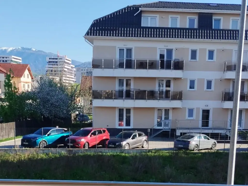 2 Camere Decomandat Orientare Sudică Bella Vista Brașov Aproape de Coresi