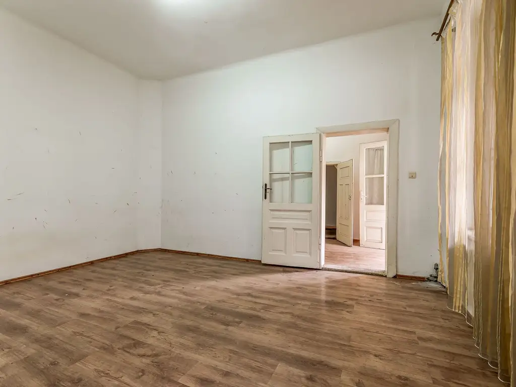 Apartament 2 camere Str. Lucian Blaga, clădire în renovare completa