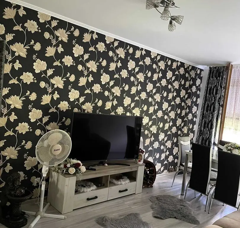 Apartament 2 cam etaj 3/4 in Carpati 1.