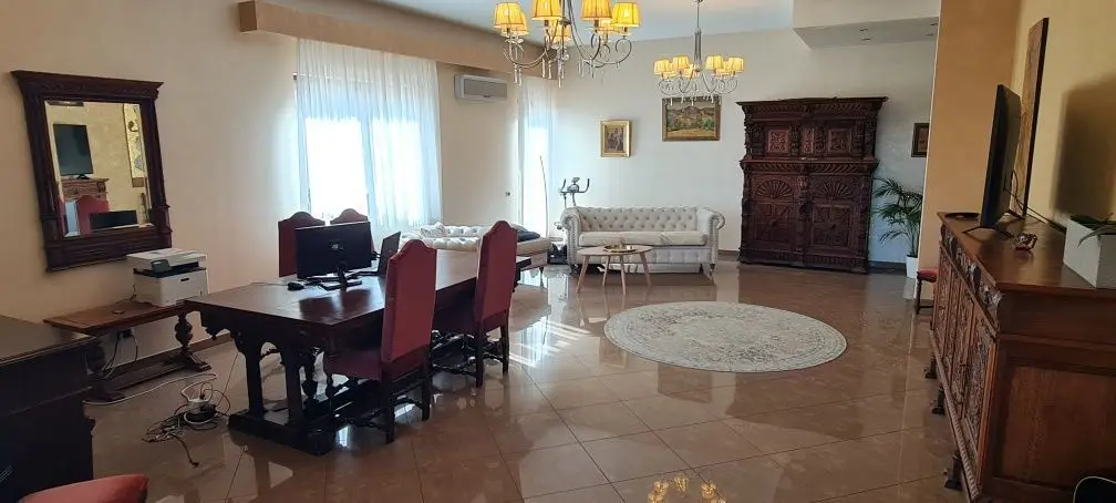 Apartament spectaculos penthouse Dr. Taberei