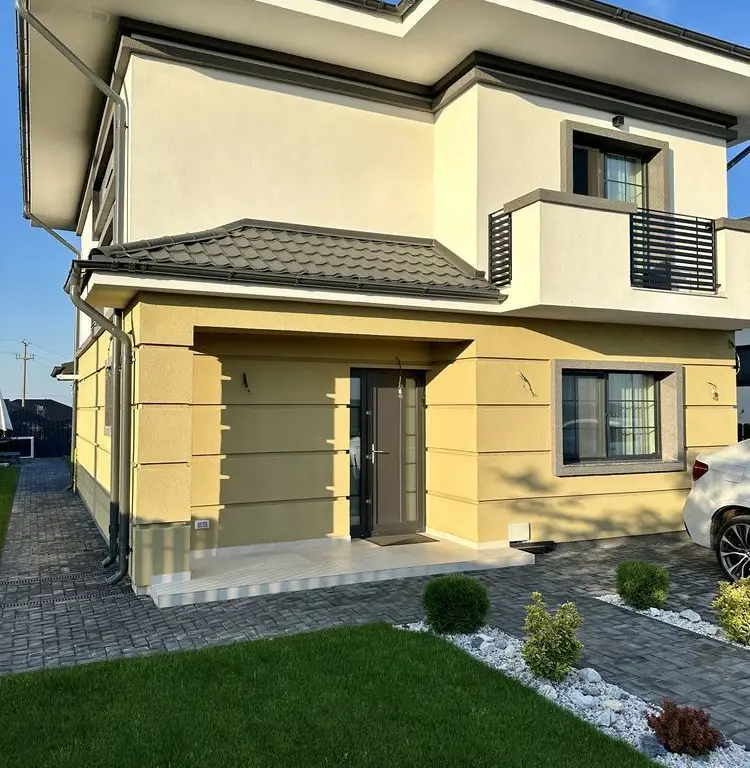 Casa single Iasi-strada Podisului (Platoul Insorit)-asfalt