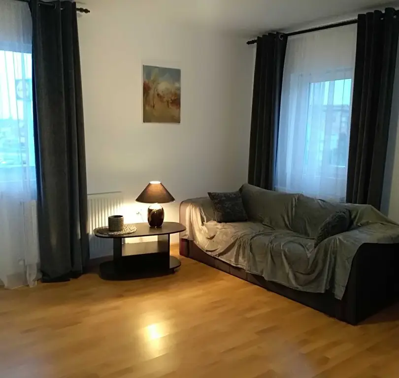 Proprietar -Vând apartament spațios la mare