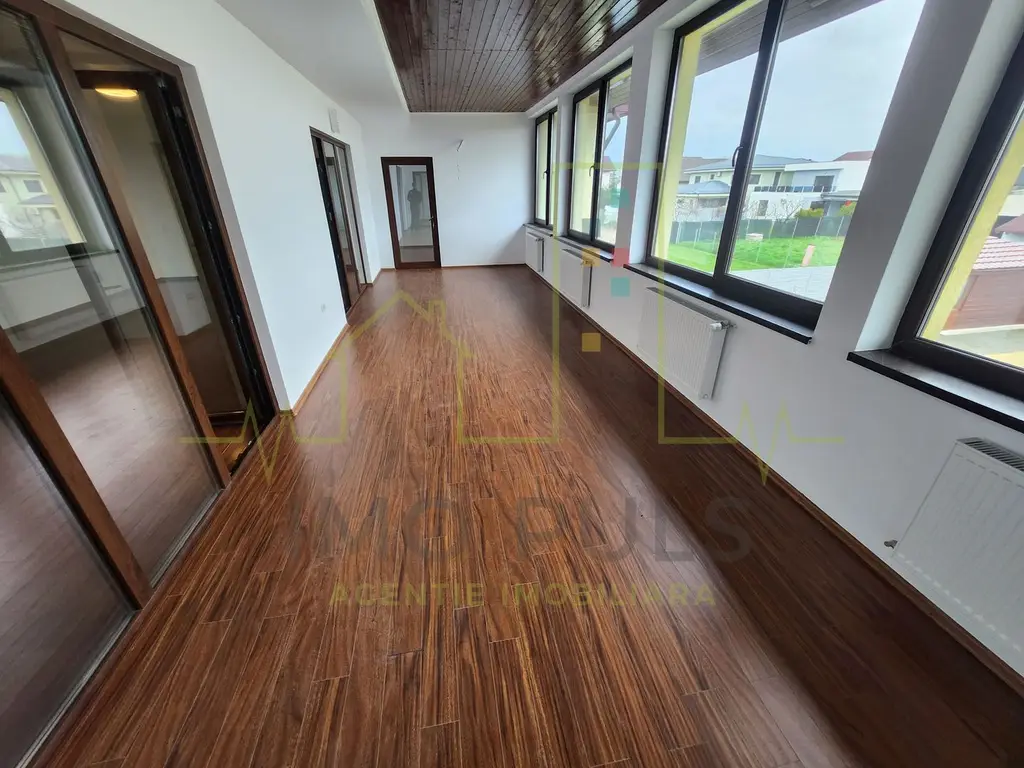 Casa Individuala. Piscina. 2 Garaje. Timisoara. Posibilitate rate