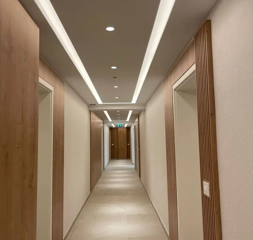 Apartament de lux 2 camere Zona Coresi Kasper 2 locuri de parcare boxă