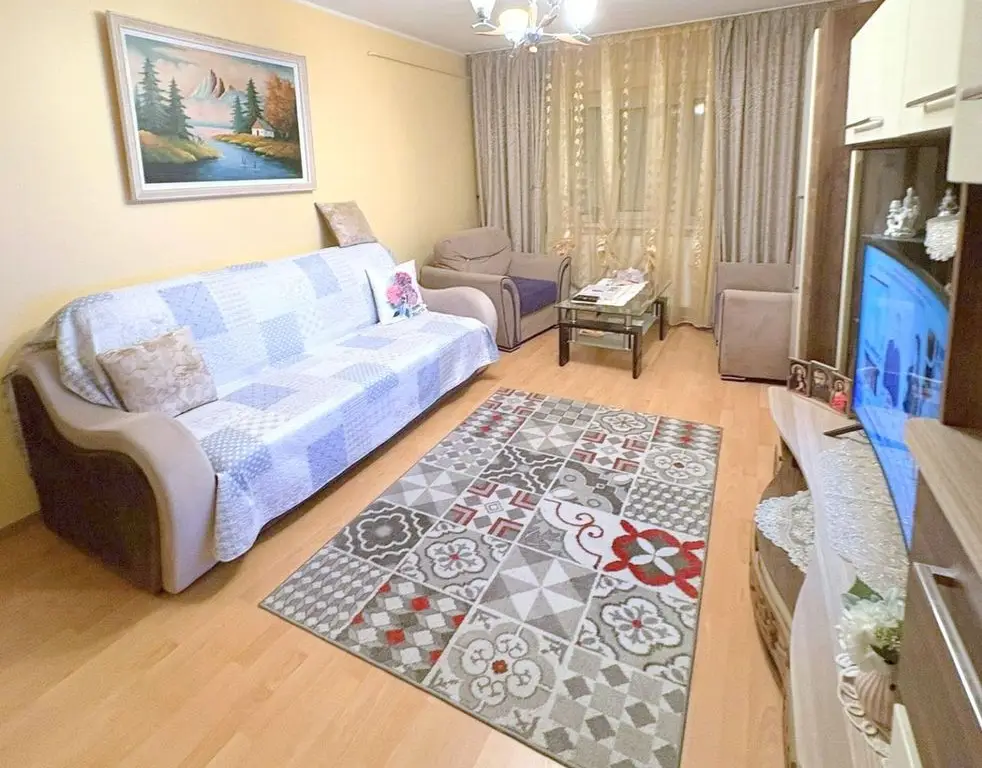 De vanzare apartament cu 3 camere I. C. Frimu, 70.500 euro