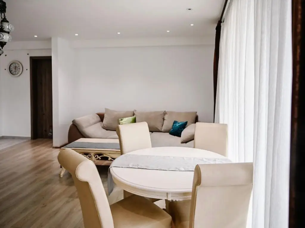 Apartament 3 camere elegant spațios și luminos în cartierul Urban Coresi