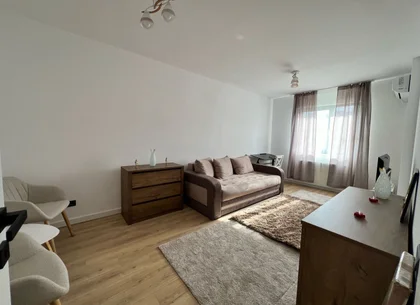 BRASADAS închiriază ap 2 cam etaj 2/5 ROKA RESIDENCE