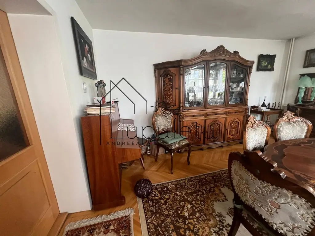 Casă de Vanzare | 200 MPU | Teren 305 MPU | Ultracentral