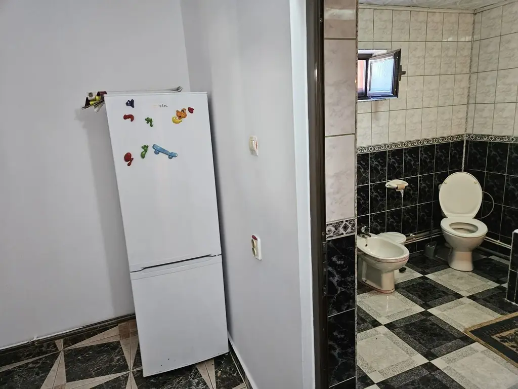 Casă de vânzare în Golești – locație excelentă lângă muzeu