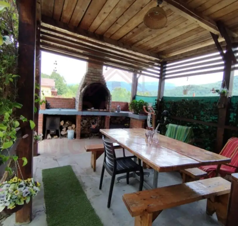 CASĂ DE VÂNZARE ÎN POUANA MĂRULUI,JUD. CARAȘ-SEVERIN