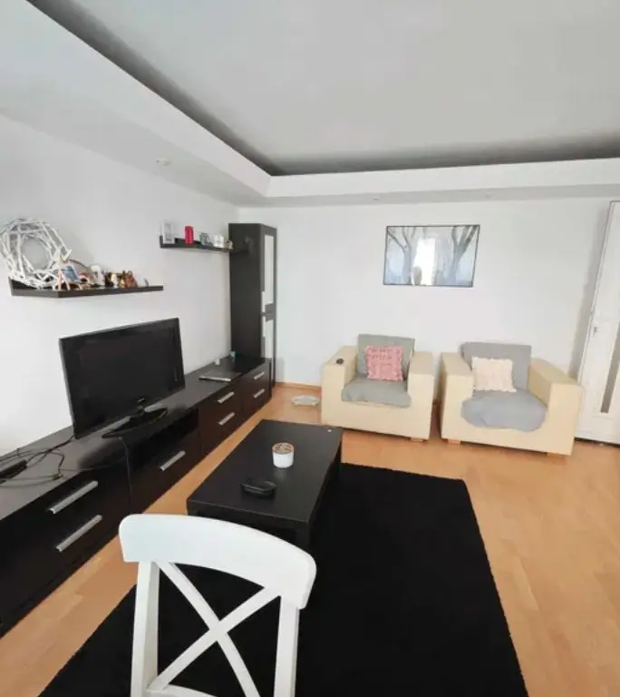 Apartament 2 cam. de inchiriat 60 mp Et. 4 Zona Aviatiei
