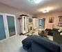 Casă premium cu panouri solare, stație EV, anexă locuibilă și grădină