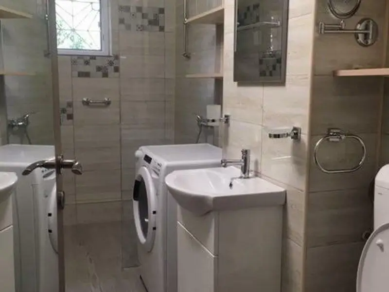 Apartament cu o camera, parter - IC Frimu