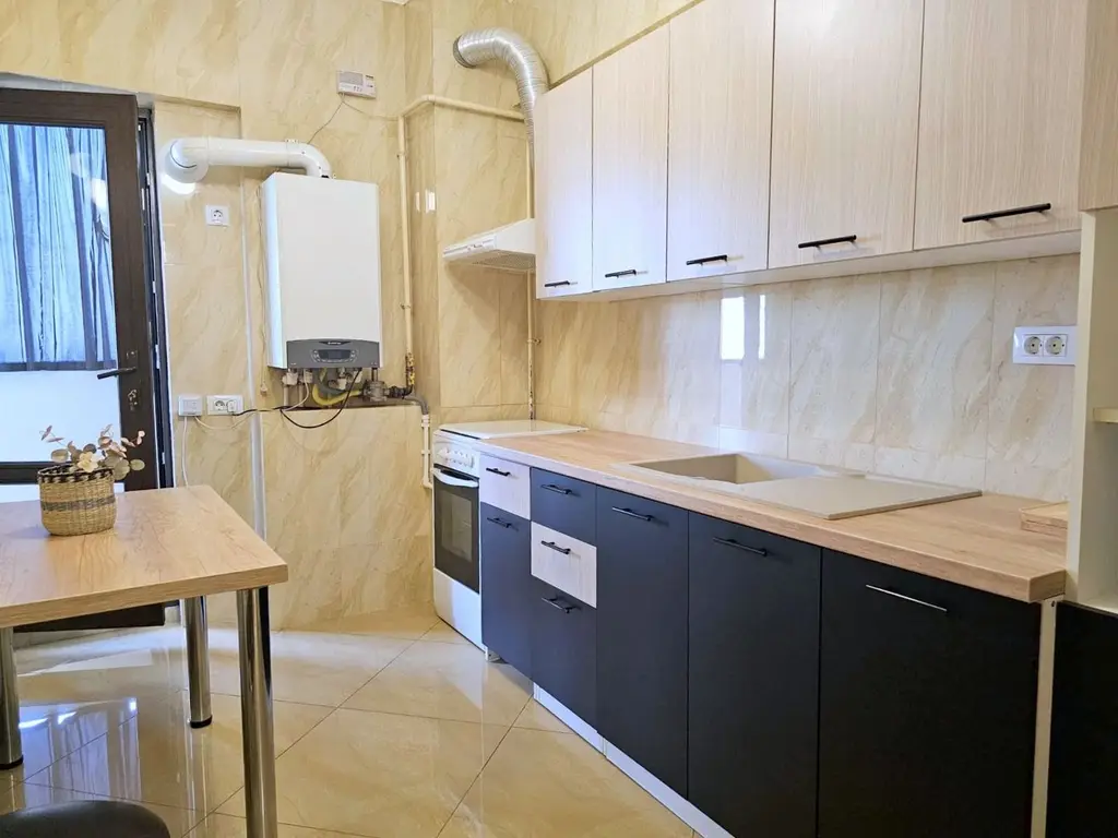 De inchiriat o camera Italian Residence, etaj 9/12, 420 euro