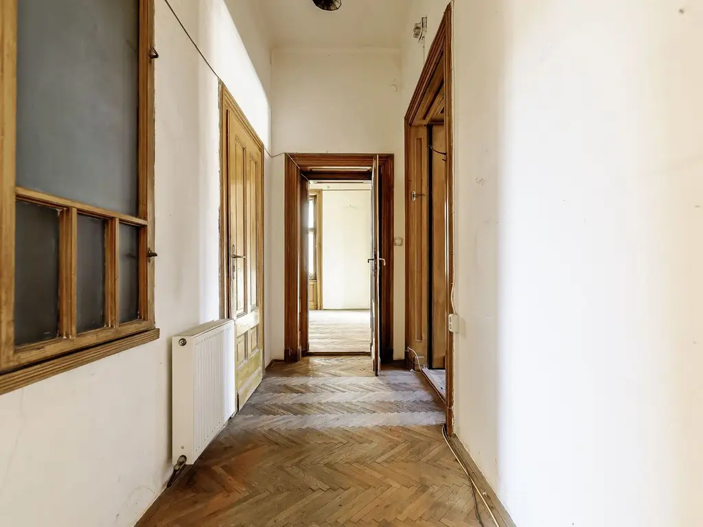 REZERVAT! Apartament cu 4 camere în Palatul Bohuș, Arad