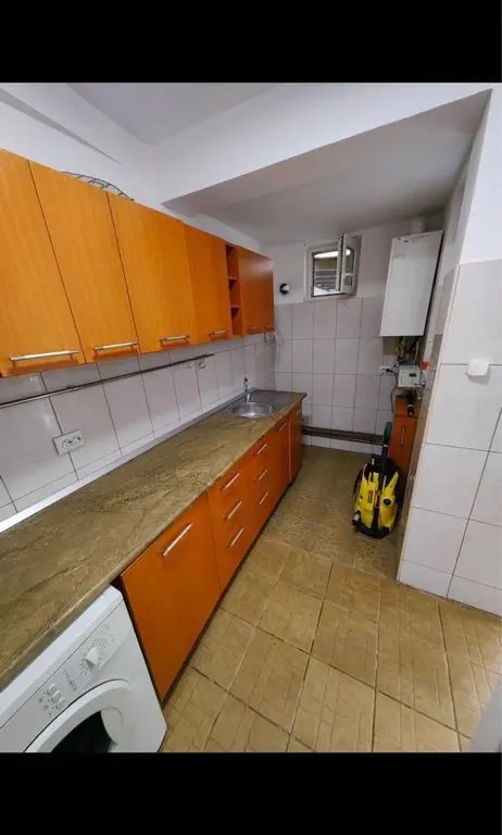 Vand Casa vizavi Cora Alexandriei