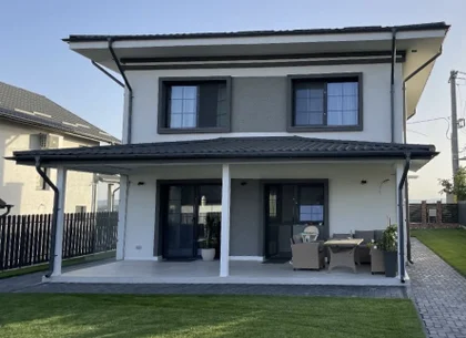 Casa single Iasi-strada Podisului (Platoul Insorit)-asfalt