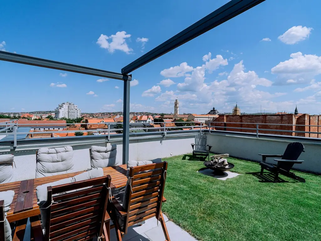 Penthouse 4 camere, ultracentral, Oradea. 800 000 E. Comision 0
