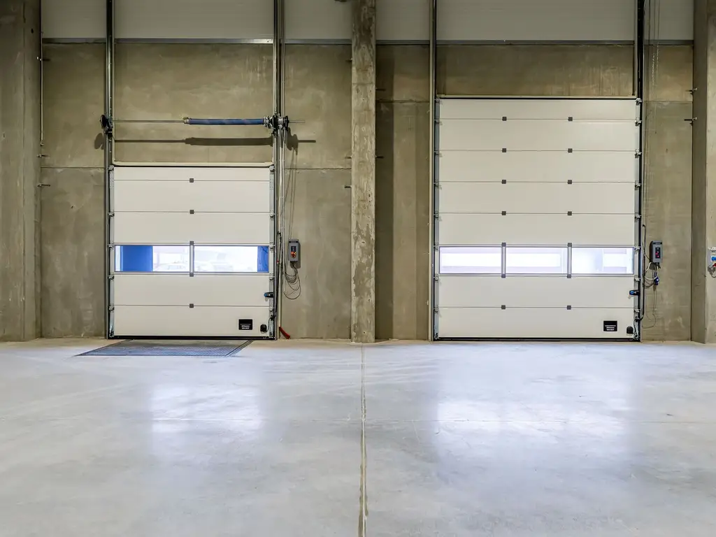 1202 mp - Hala industriala de inchiriat in Parc Industrial Arad