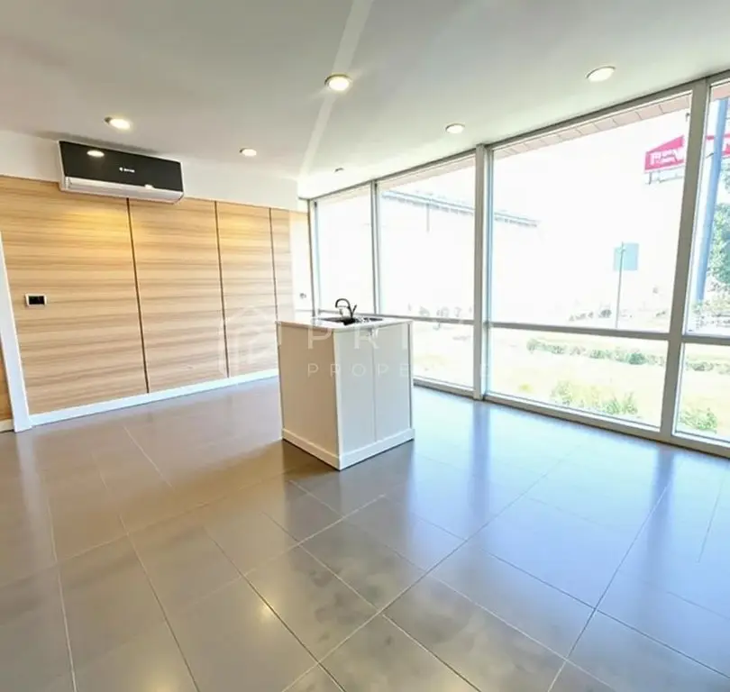 Spațiu comercial | Vitrină în L | 7 Noiembrie | Vizibilitate excelenta
