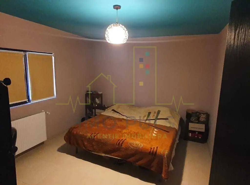 1/2 duplex in Sag cu 4 camere