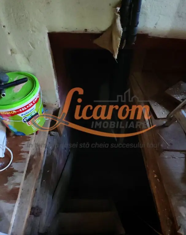 CASA SASEASCA comuna VULCAN,zona foarte buna,teren 3000 mp