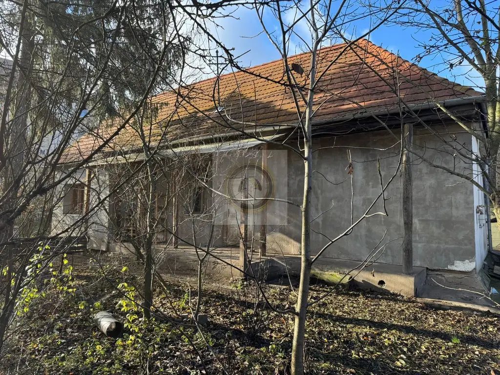 Teren și casă de vânzare în Miercurea Ciuc (central, strada Leliceni)