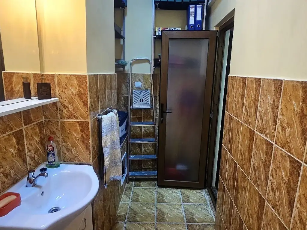 Spatiu comercial de inchiriat – 2 camere, 33 mp, zona Port