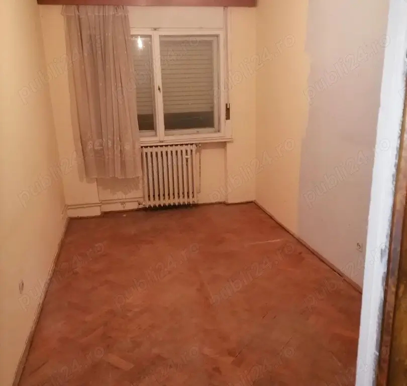 BRASADAS vinde apt 4 camere etaj 4/4 in centru.
