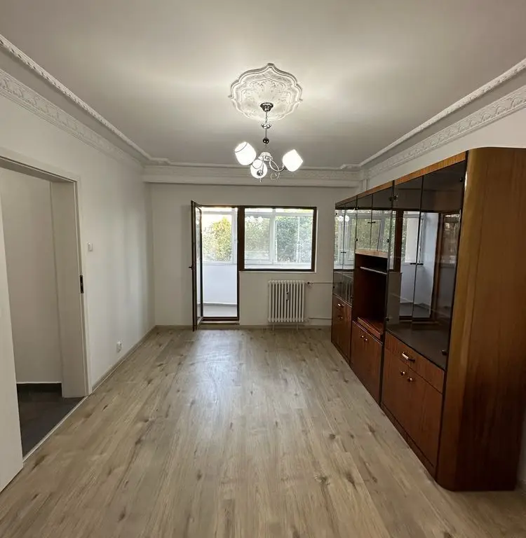 Vand apartament 4 camere Drumul Taberei