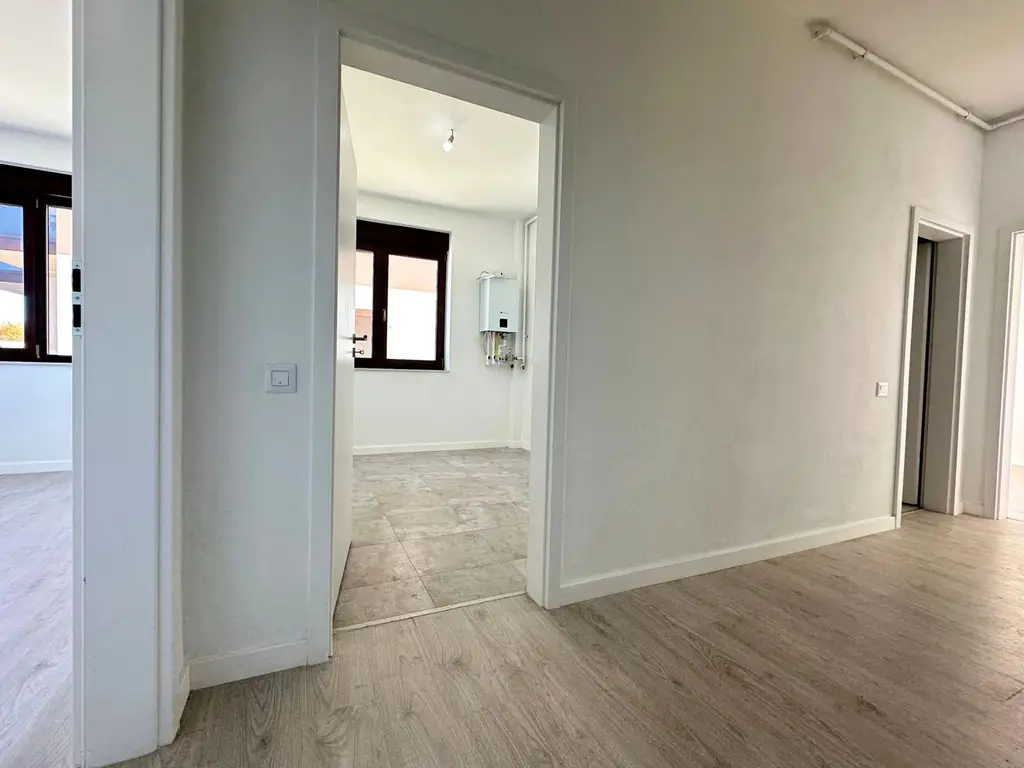 Apartament 2 camere 60 mp cu geam la baie lângă Paradisul Acvatic