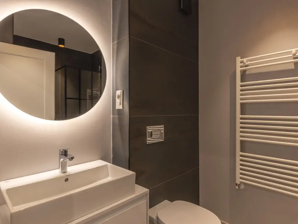 Inchiriem apartament 3 camere mobilat utilat lux cu parcare subterana