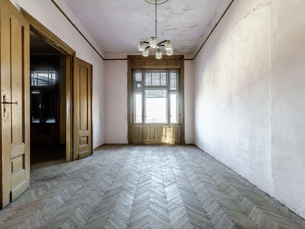 REZERVAT! Apartament cu 4 camere în Palatul Bohuș, Arad