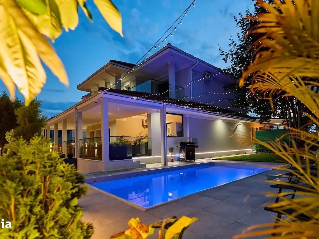 Vila cu Piscina UNICAT! Foto REALE! FINALIZAT Interior si Exterior!