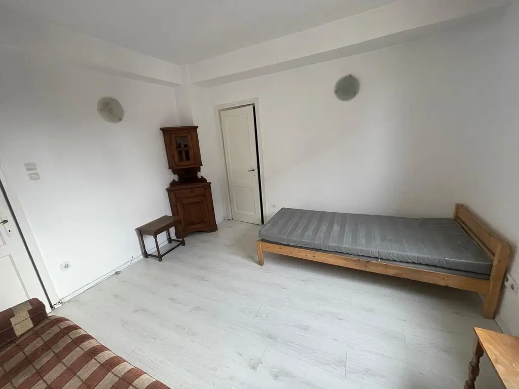 Central Coltea apartament 3 cmaere de inchiriat