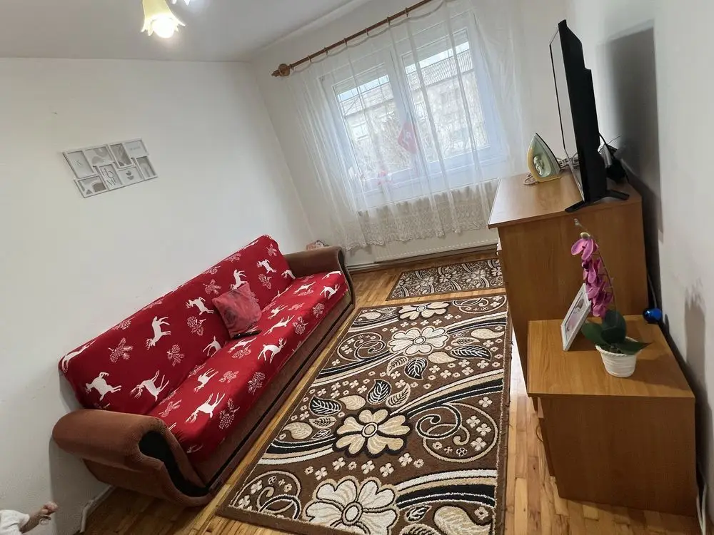 Vand Apartament 2 camere 4/4. Mobilat si utilat