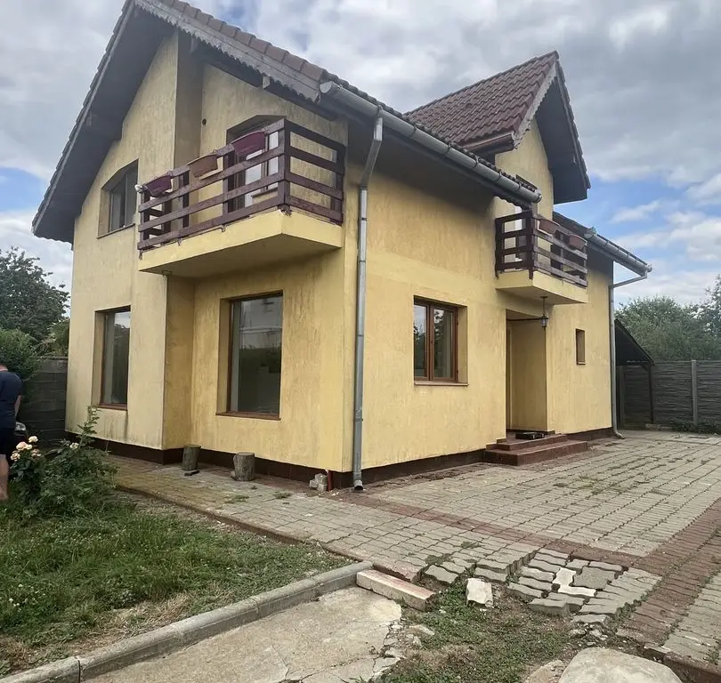 CASA DE VANZARE IN CARTIERUL PRIMAVERII -GIARMATA MARE