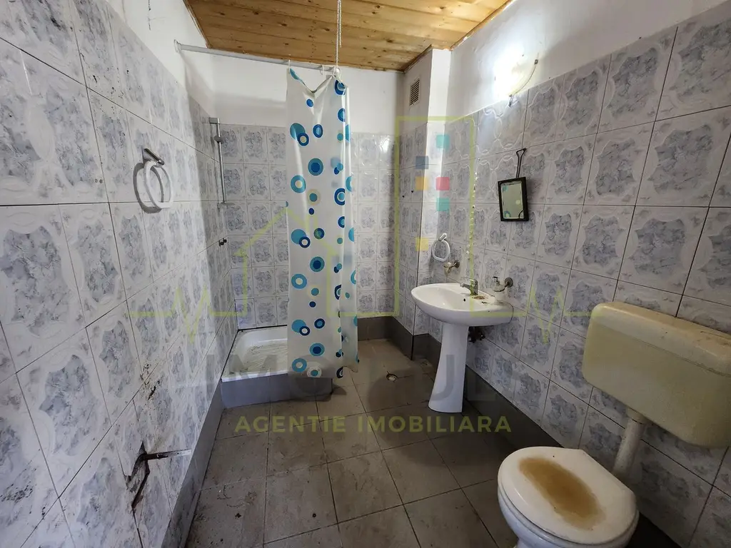 Casa individuala. Complex. Teren 720 mp.