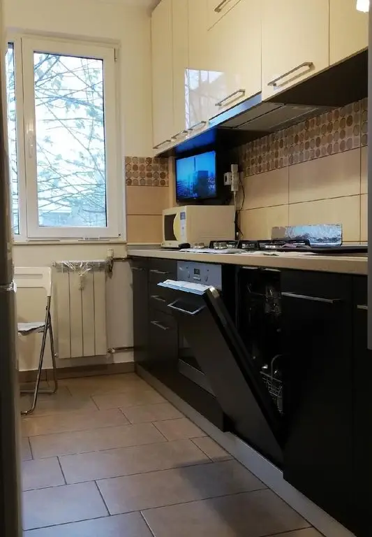 Apartament 4 camere decomandat Pacii-Gorjului-Apusului-Uverturii, COMPLEX COMERCIAL APUSULUI