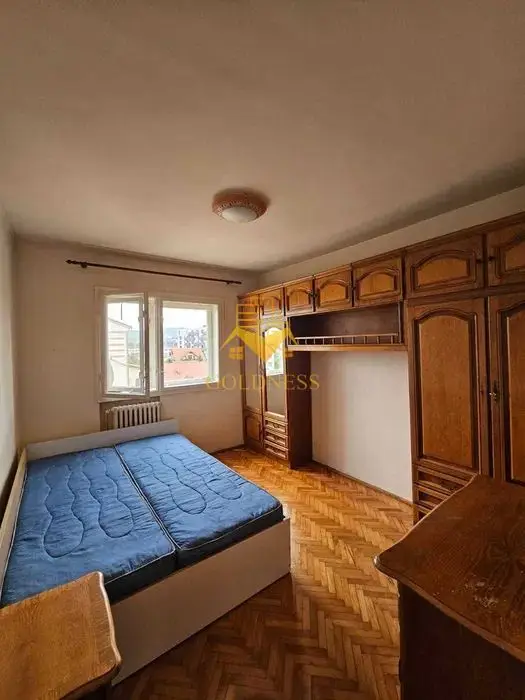 3 camere decomandate, balcon, parcare, Intre lacuri, Mol, FSEGA
