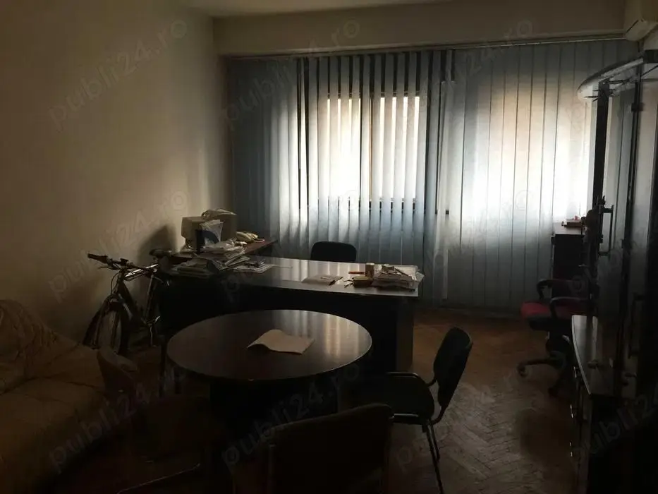 BRASADAS închiriaza 2 cam Smardan - Unirii - Birou - Locuit.