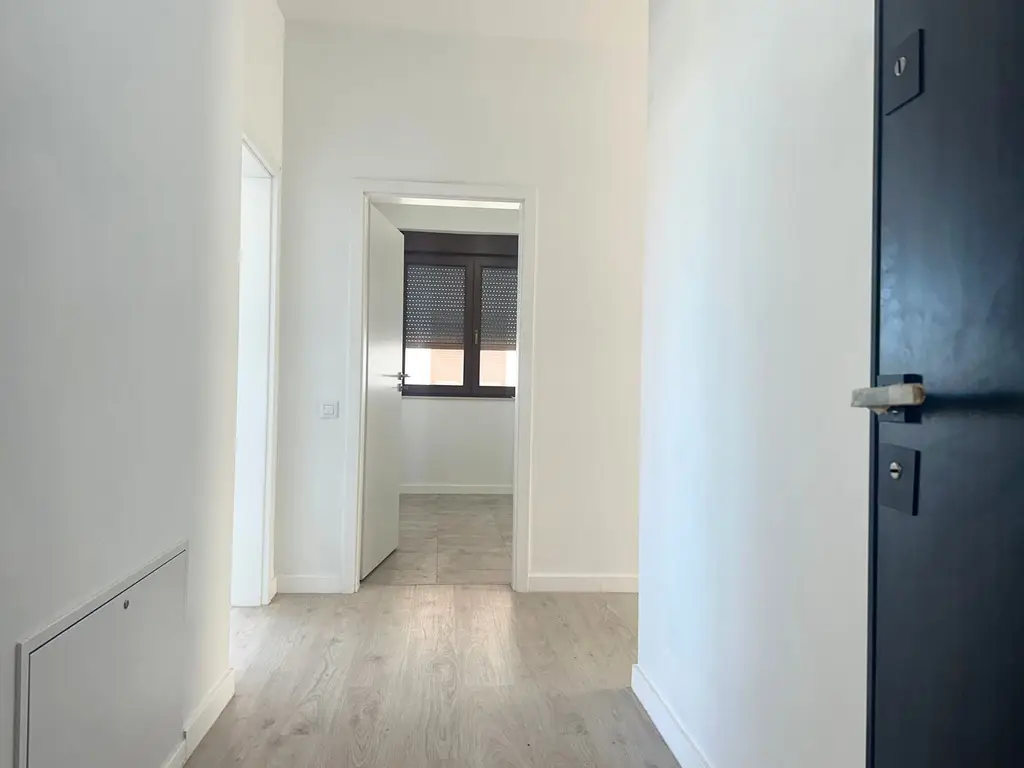 Apartament 2 camere 60 mp cu geam la baie lângă Paradisul Acvatic
