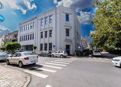 Clădire ultracentrală de vânzare Bulevardul Decebal Comision 0