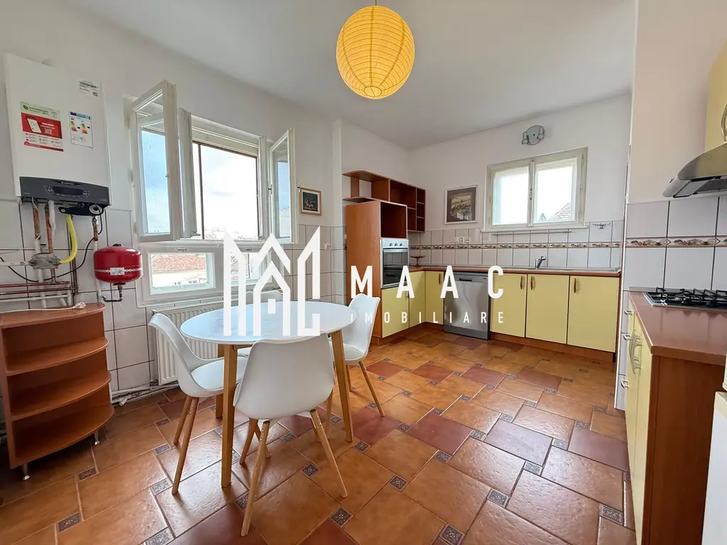 Penthouse 4 camere | 2 bai | Decomandat | Balcon | Sub Arini
